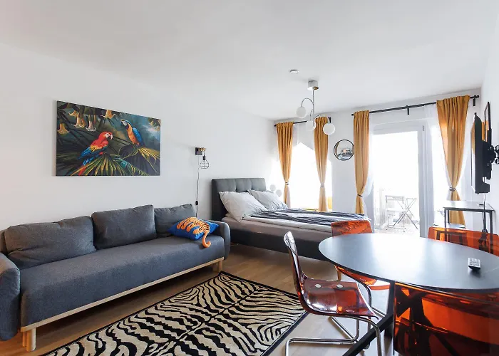 Modern With Balcony Near Station Wenen