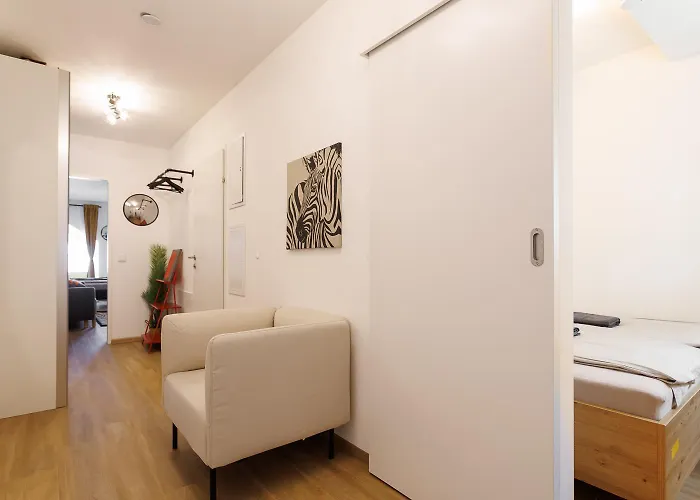 Modern With Balcony Near Station Wenen