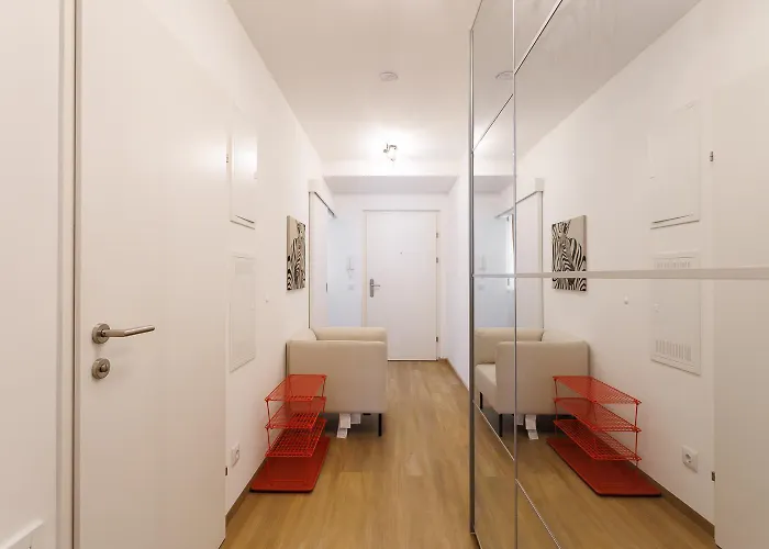Modern With Balcony Near Station Wenen