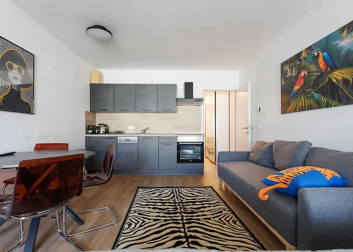 Modern With Balcony Near Station Wenen