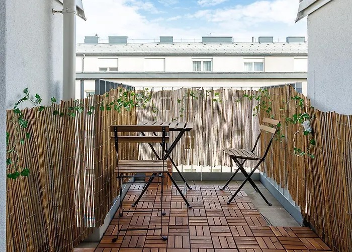 Modern With Balcony Near Station Appartement Wenen